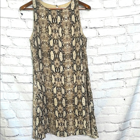 Caramela Tan Brown Snakeskin Print Sleeveless Shift Dress Size Medium - Picture 1 of 15